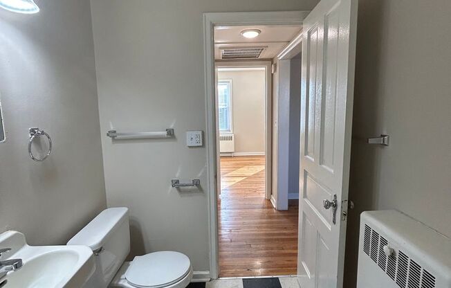 Hillside Court Apartments (3127 Chicago St.)