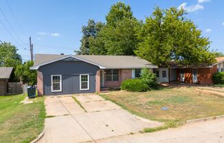 Bright and Spacious 5-Bedroom Home in Midwest City! **DEPOSIT SPECIAL!!** $200 OFF DEPOSIT!!