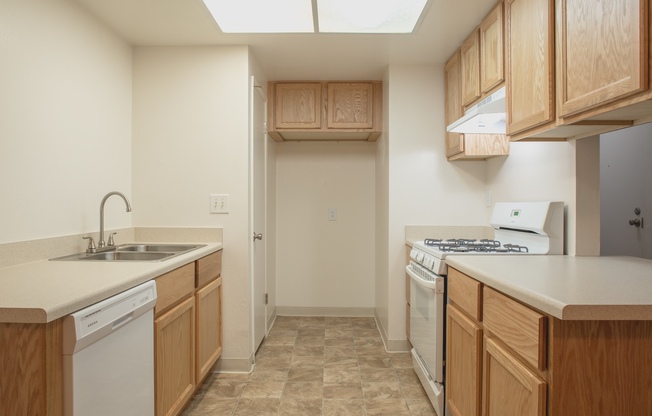 1 bed, 1 bath, 630 sqft, $1,885, Unit 04