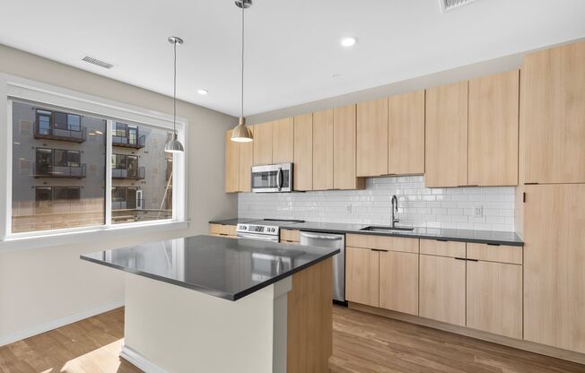 1 bed, 1 bath, 614 sqft, $2,660, Unit 632