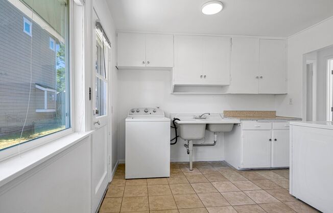 Beautiful 4bed 2bath Home in Renton