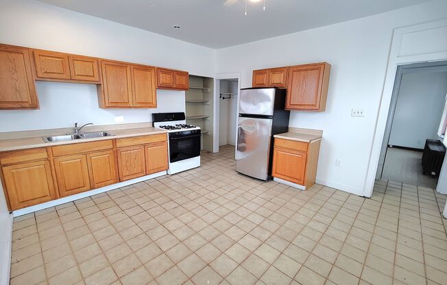 *Spacious 2BD/1BA Single-Family Home Available in Oakland*
