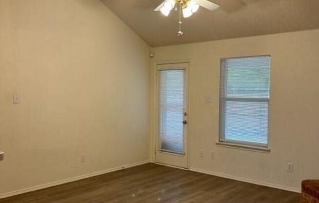 3 Bedroom, 2 Bathroom In Fort Worth