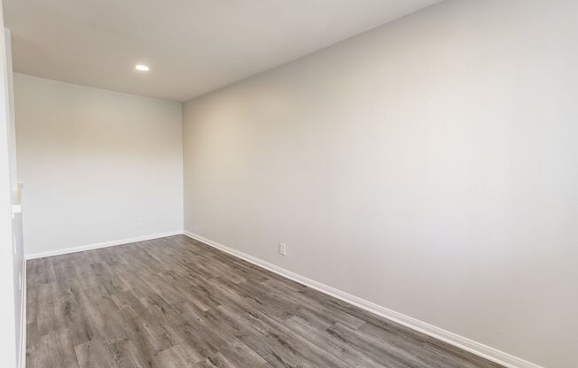 1 bed, 1 bath, 695 sqft, $1,848, Unit 215