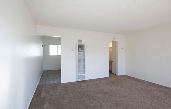 Studio, 1 bath, $1,915