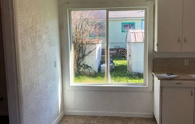 3 beds, 1 bath, $1,200