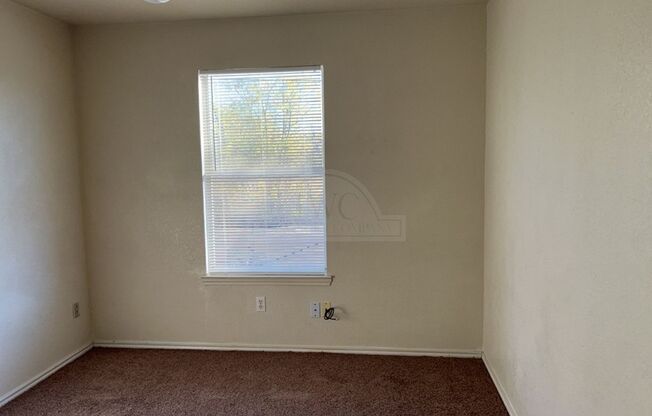 2 beds, 1 bath, $745, Unit 1702 Benttree Dr Unit B