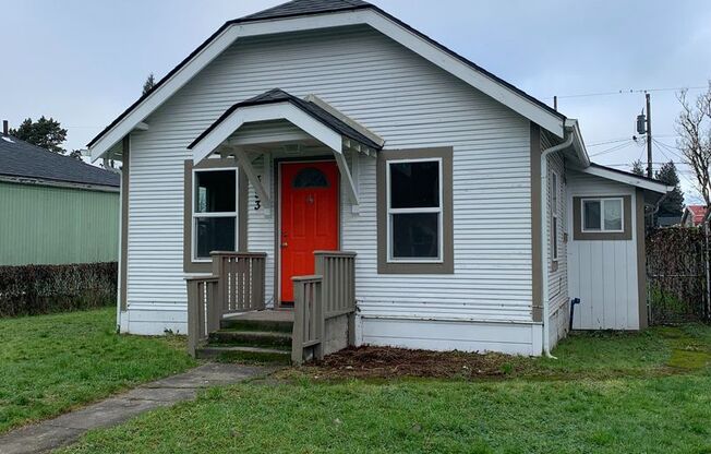 Charming 1 Bedroom, 1 Bathroom Home with Large Backyard