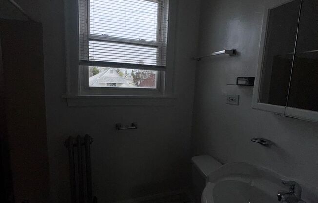 Studio, 1 bath, 600 sqft, $1,350, Unit 4828-2E