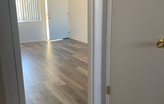 Studio, 1 bath, 400 sqft, $750, Unit 07-18 (DMS)