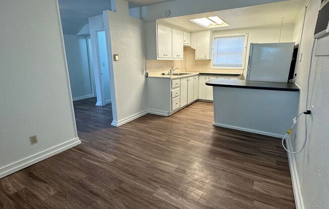 1 bed, 1 bath, 425 sqft, $550, Unit Rear