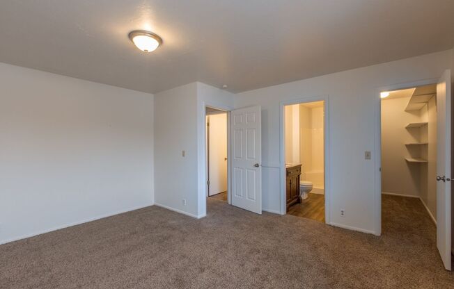 3 beds, 2 baths, 1,400 sqft, $1,700, Unit A