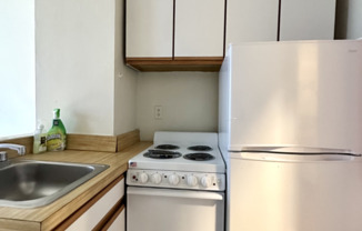 Studio, 1 bath, 400 sqft, $1,975, Unit 5C