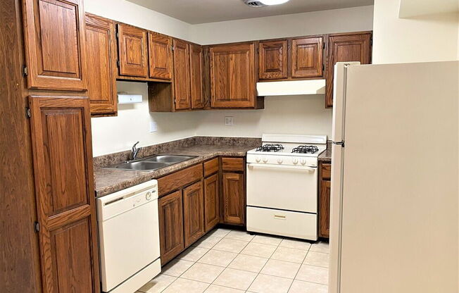 2 beds, 2 baths, 1,000 sqft, $1,975