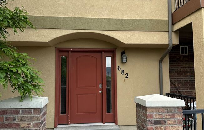 3-Bedroom 3-Bath Townhome In Draper