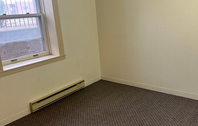 2 beds, 1 bath, 825 sqft, $750, Unit GW