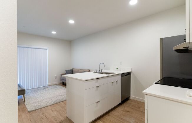 2 beds, 1 bath, 625 sqft, $1,800, Unit 312