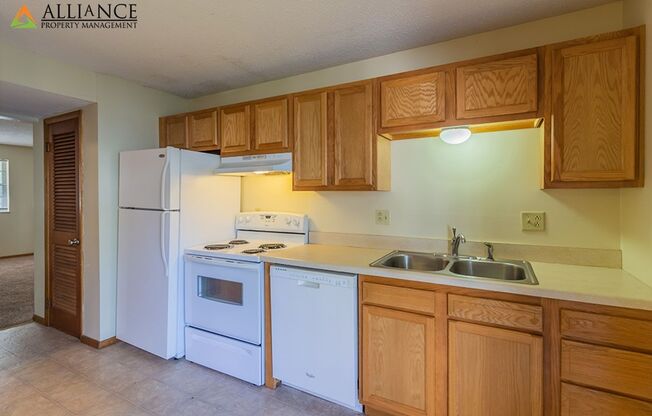 2 beds, 1.5 baths, 1,050 sqft, $880, Unit 02