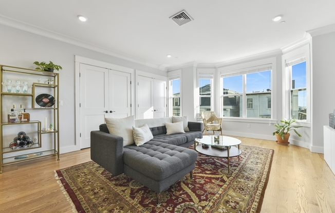 236 LEXINGTON ST