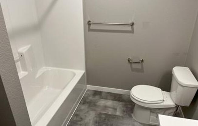 1 bed, 1 bath, 700 sqft, $1,295, Unit 109