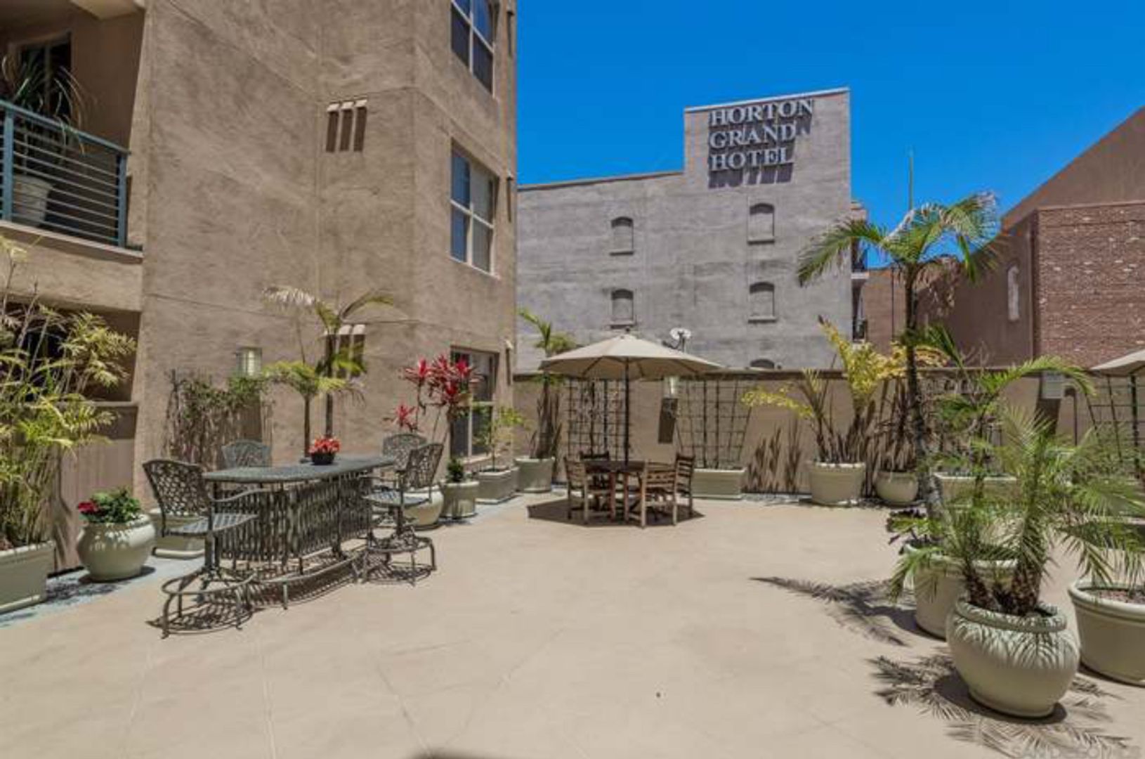 1 bed/1 bath condo unit