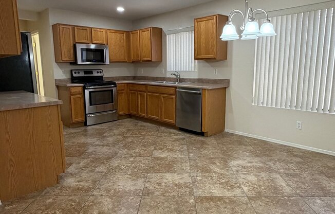 11402 W HUTTON DR
