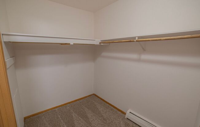 2 beds, 2 baths, 890 sqft, $910, Unit 2571-209