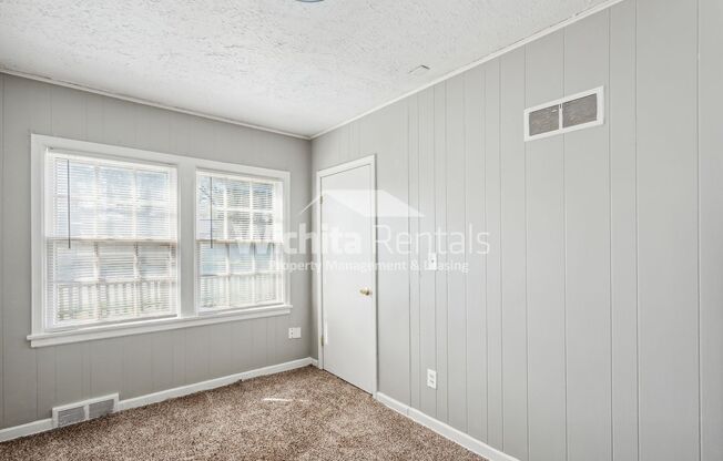 2 beds, 1 bath, $900