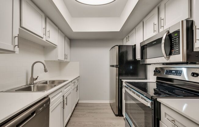 1 bed, 1 bath, 684 sqft, $805, Unit 295