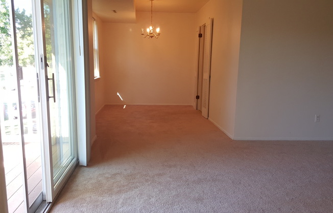 2 beds, 1 bath, $1,250, Unit APARTMENT E