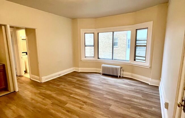 1 bed, 1 bath, $1,050, Unit 325