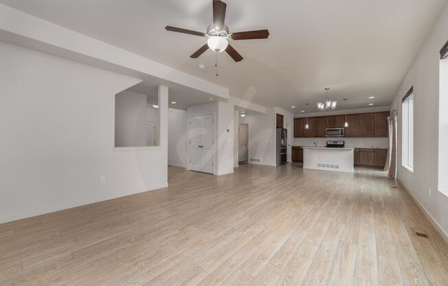 Beautiful 2 Story home in North Fork