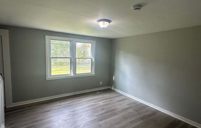 2 beds, 1 bath, $1,100, Unit 48