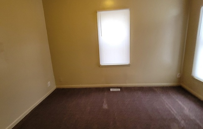 1213 VILLA AVE