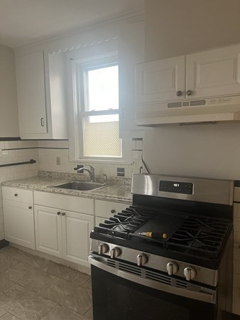 1 bed, 1 bath, 700 sqft, $2,100, Unit 3