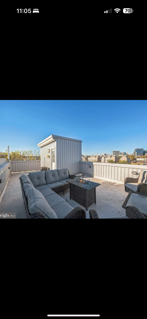 New construction with ALL the amenities