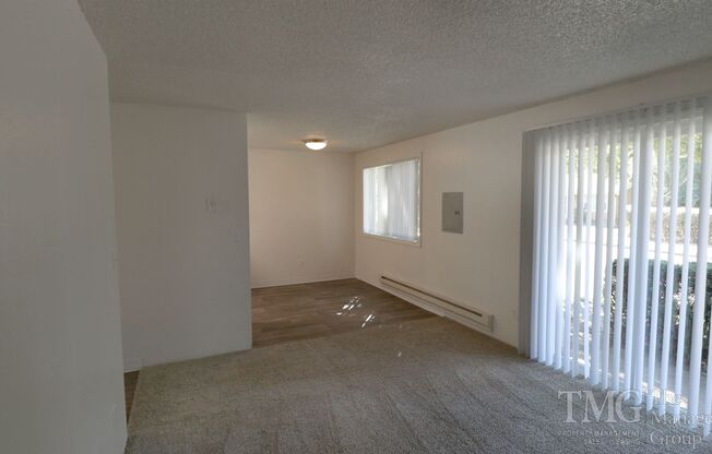2 beds, 1 bath, 800 sqft, $1,595, Unit 04
