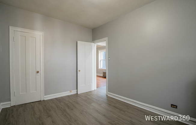 3012 W WARREN BLVD