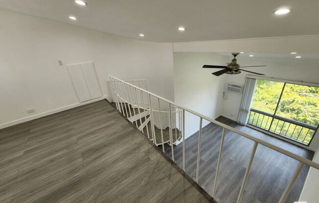 2 beds, 1 bath, 836 sqft, $3,700, Unit 555