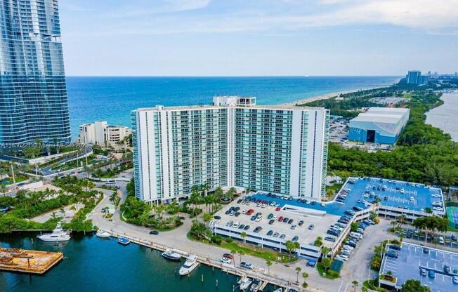 100 Bayview Dr