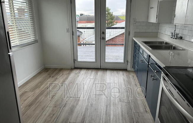 251 E ARROYO ST