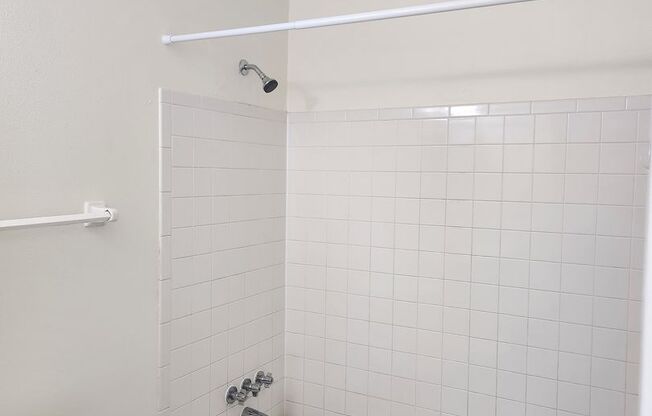 3 beds, 1.5 baths, 1,100 sqft, $1,500, Unit 3247