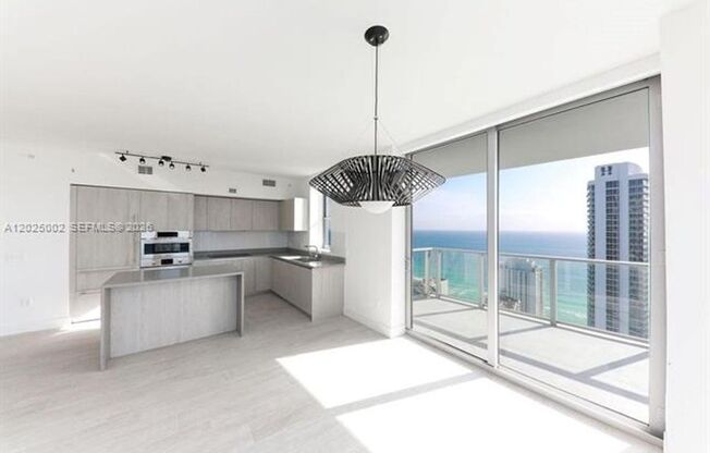 2 beds, 2 baths, $5,000, Unit # T 3509