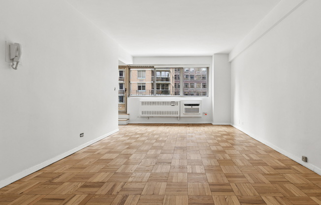 Studio, 1 bath, 350 sqft, $3,800, Unit 11E