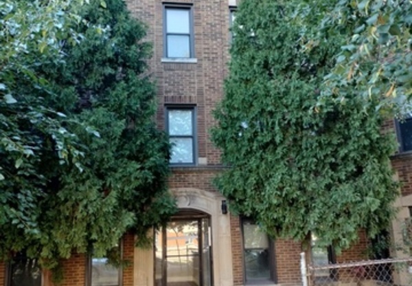 8000 S HERMITAGE AVE