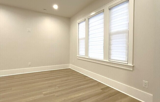 1748 HALL AVE