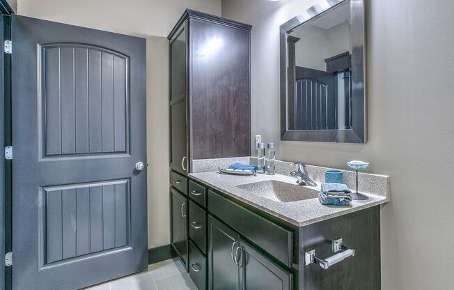 1 bed, 1 bath, 677 sqft, $1,345, Unit C - 1011 Unit 103 - A695