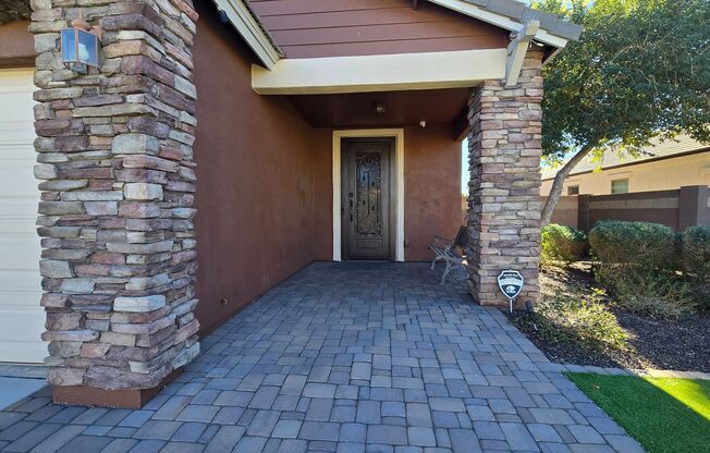 Wonderful and very Spacious SOLAR home in Tartesso, away from the hustle and bustle of the city!