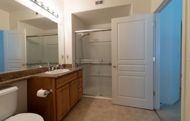 3 beds, 2 baths, $2,350, Unit # 514