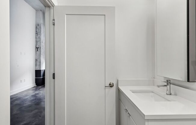 Studio, 1 bath, 369 sqft, $1,100, Unit Unit 310